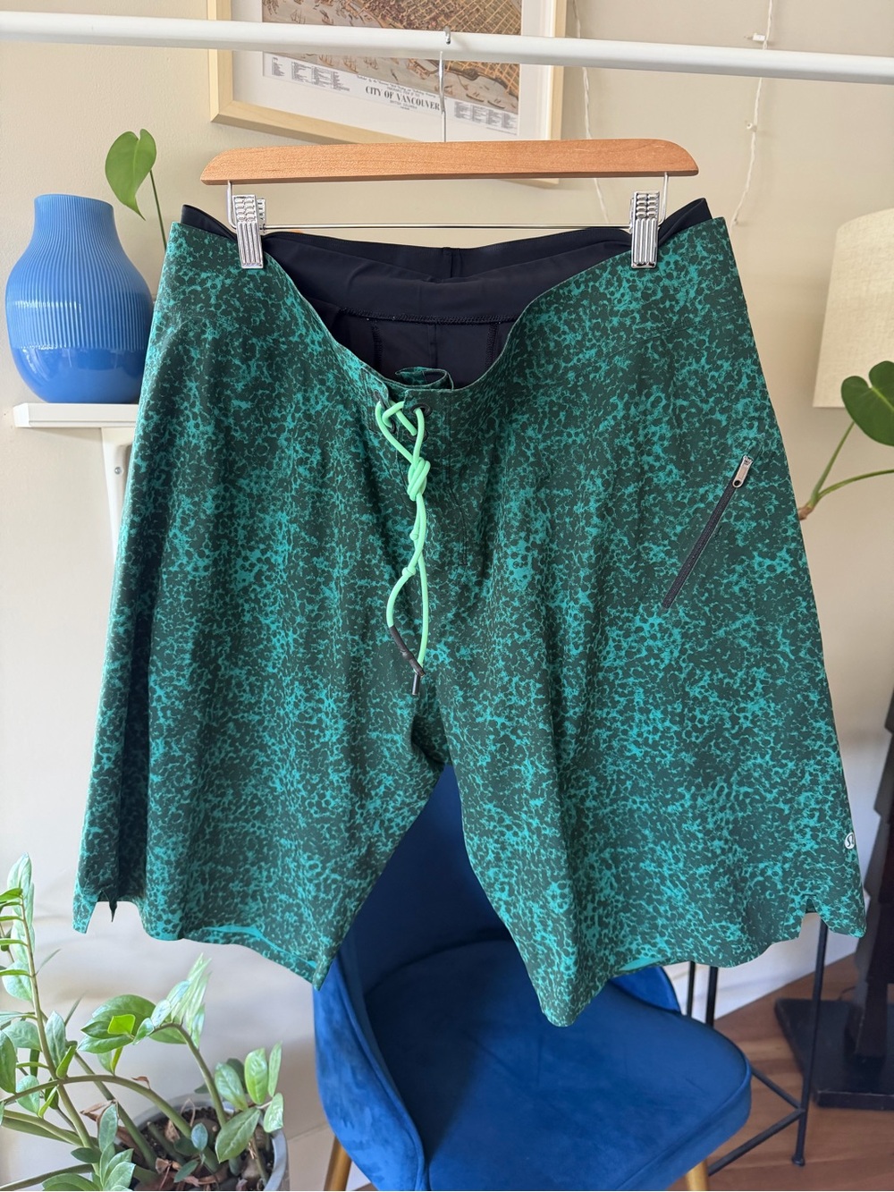 Lululemon Mens Board Shorts with Liner Green Patterned